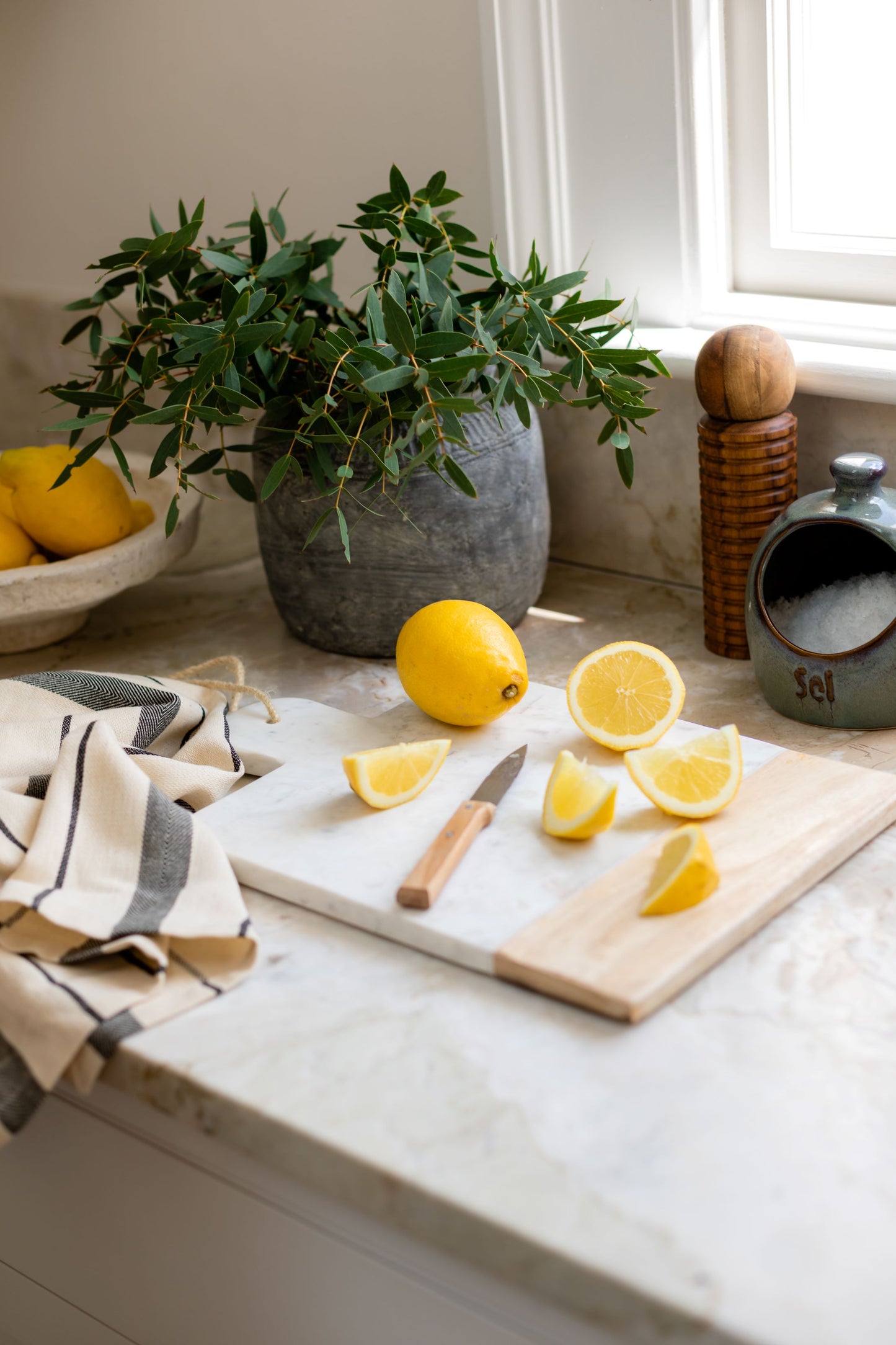 White marble & wood rectangular cutting board with cord
