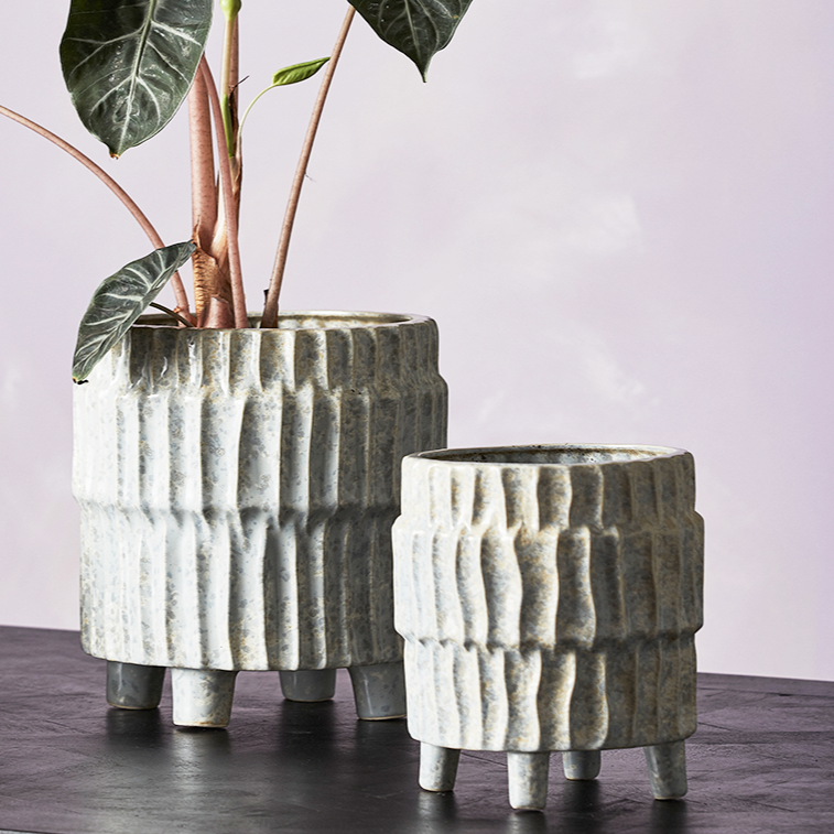 Blue textured ceramic planter with feet, ⌀14 x H15 cm
