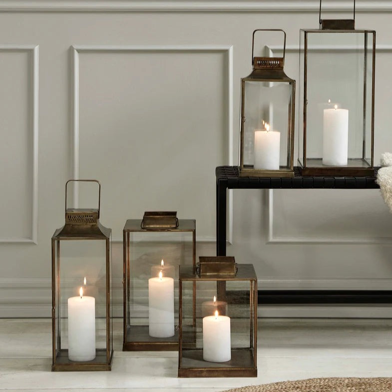 Medium lantern with flat top