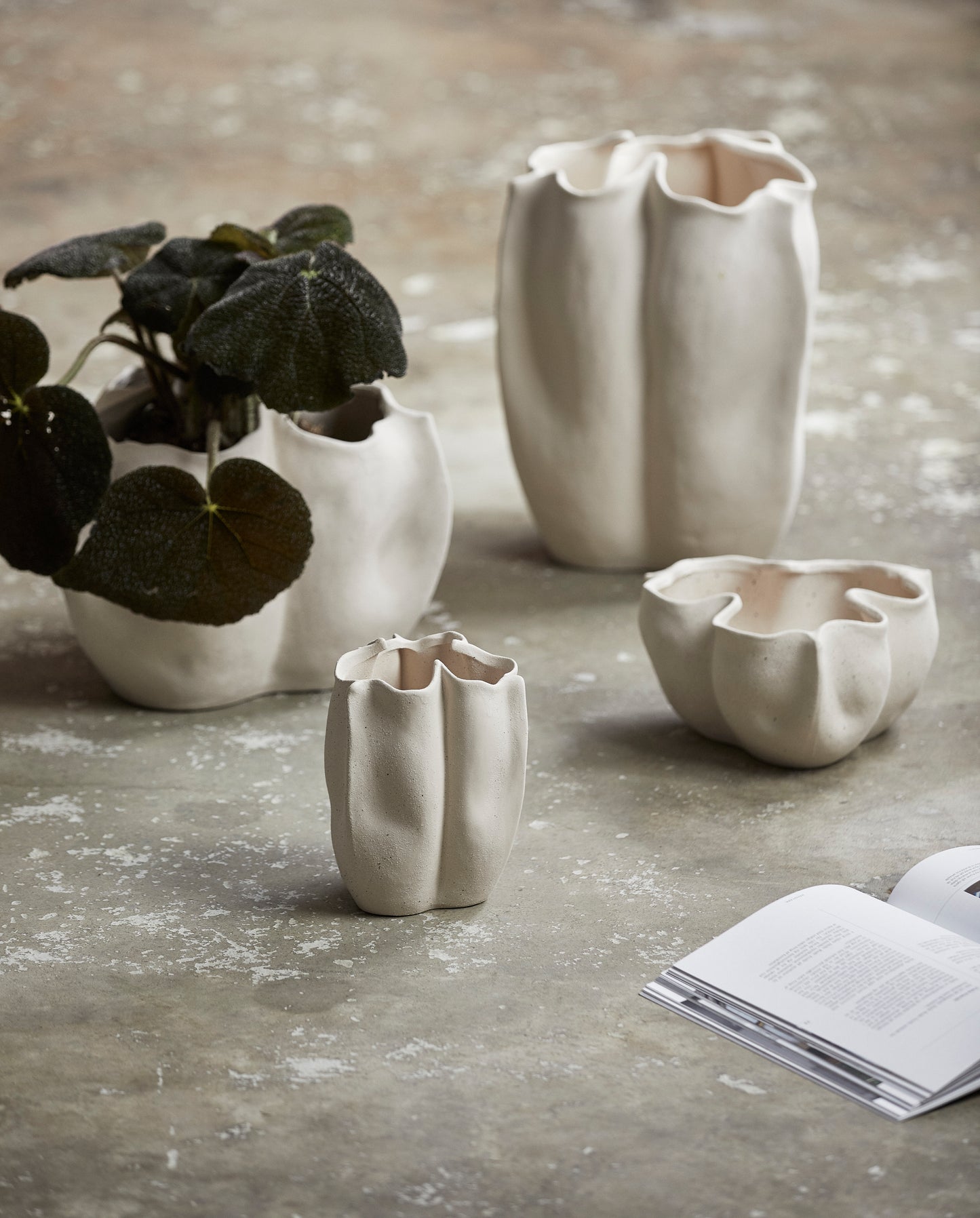 Decorative ceramic vessel