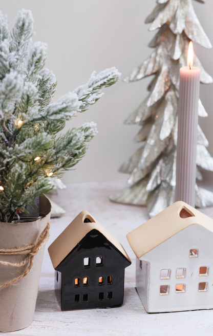 Light-up Snowy Christmas Tree 44cm