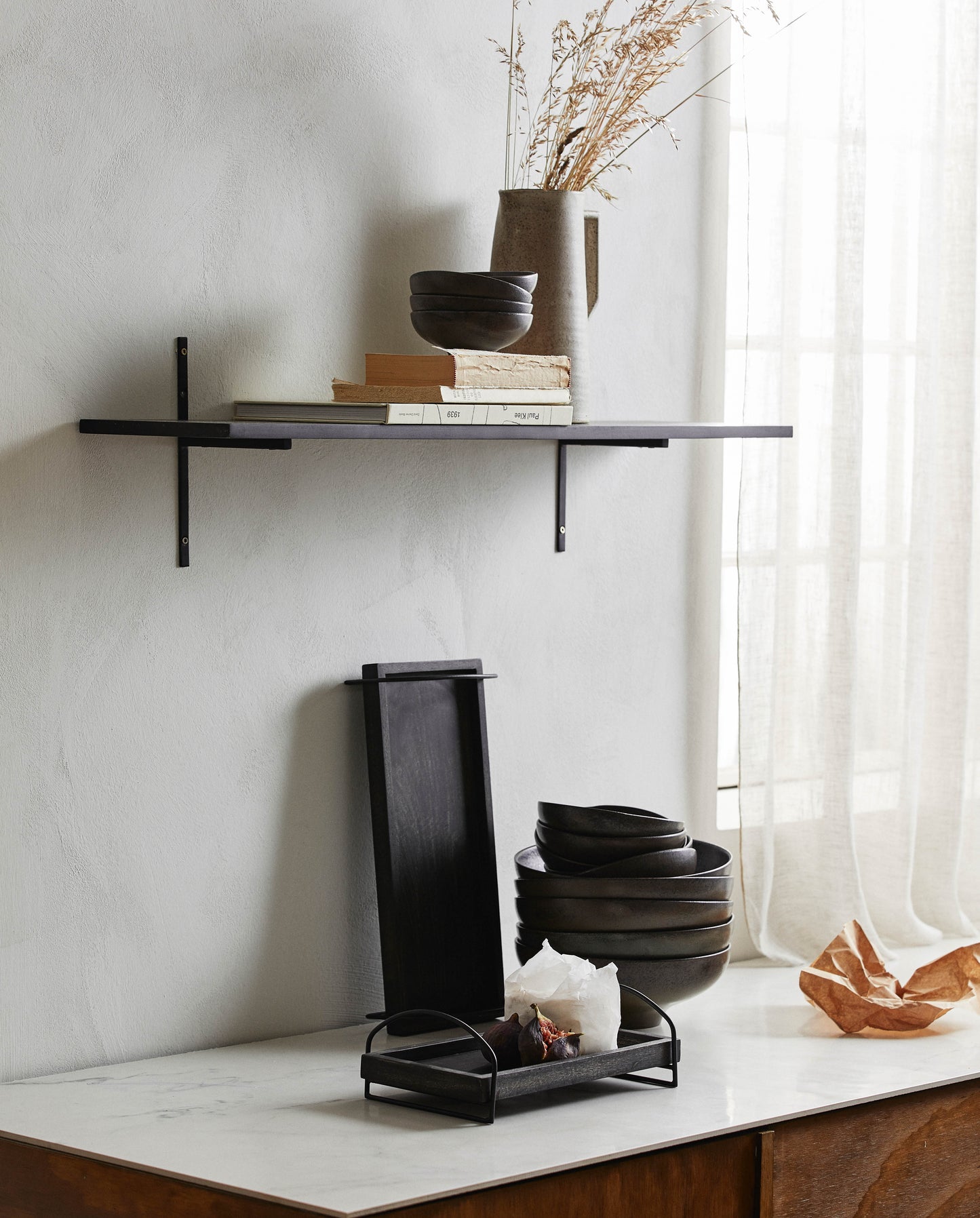 Wooden serving tray with handles