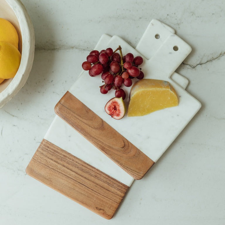 White marble & wood square cutting board